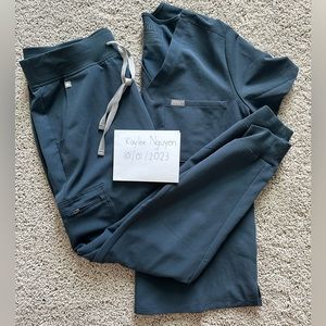 FIGS Dark Harbor Zamora + Catrina set